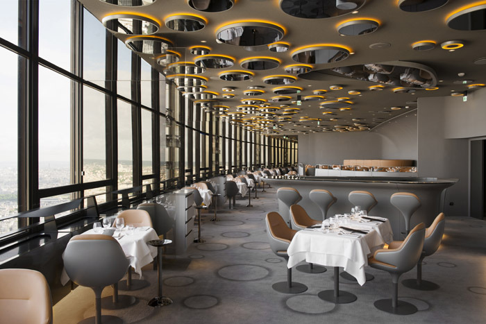 法国朱利安餐厅装修案例资料下载-法国埃菲尔铁塔的浪漫餐厅