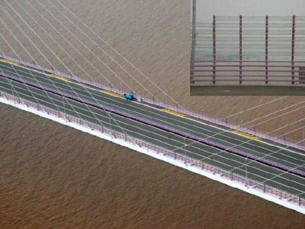 预制箱梁浇筑底板资料下载-海域大桥2200t重整孔预制70m箱梁制造与架设关键技术98页