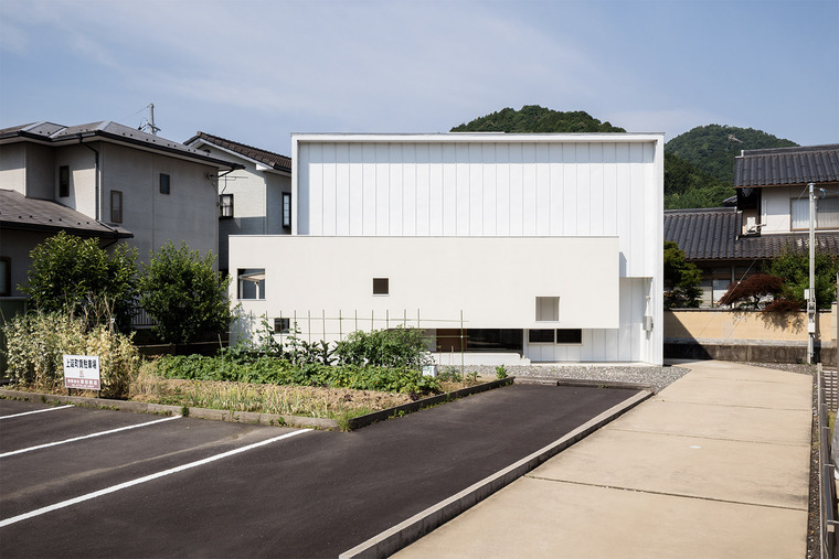 日本悬浮住宅资料下载-别有洞天SeepOut住宅