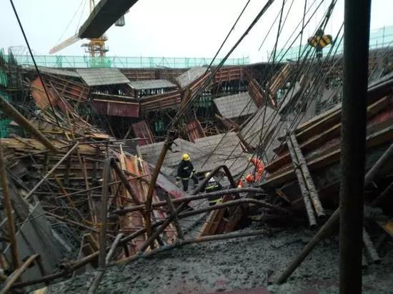 中天工程项目标准化手册资料下载-碧桂园上海“6.24”坍塌事故，中天建设3人被建议移送公安机关！
