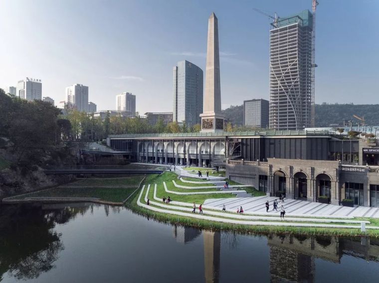 重庆龙湖城市展厅资料下载-重庆大数据智能化展示中心立面和景观改造