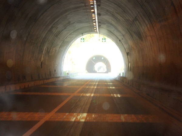 CAD隧道教程资料下载-[四川]重点公路隧道建设管理指南(试行)（共75页）