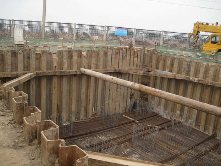 砂砾层基坑开挖资料下载-基坑施工封闭降水技术