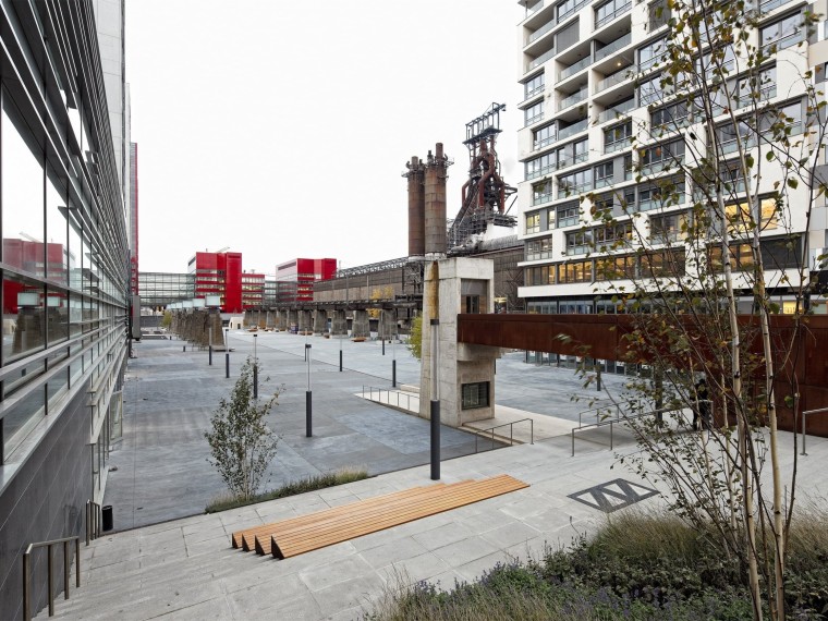 钢铁厂模型资料下载-卢森堡钢铁厂改造城市市民广场