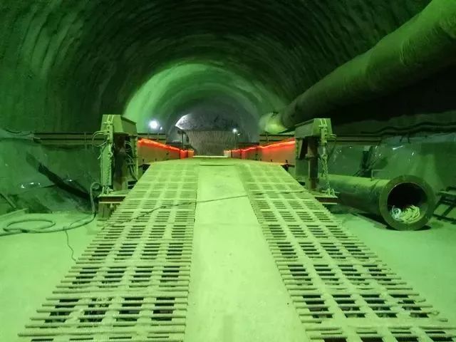 国内最长红黏土隧道贯通，银川至西安将实现3小时可达_3
