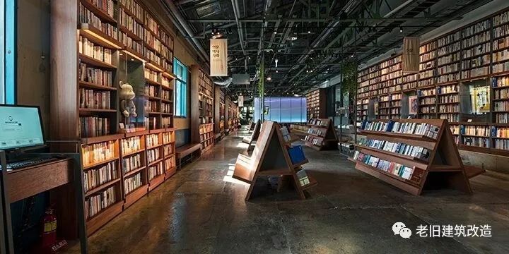 旧建筑物改造案例资料下载-建筑改造●案例分享｜炼钢厂翻新成书店
