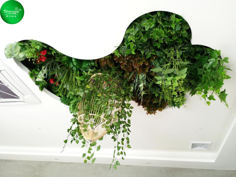 仿真植物绿色植物墙资料下载-餐厅用仿真植物墙装饰已成为一种流行趋势
