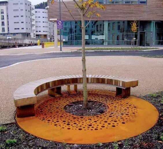 圆形树池木坐凳资料下载-树池+坐凳的创意结合