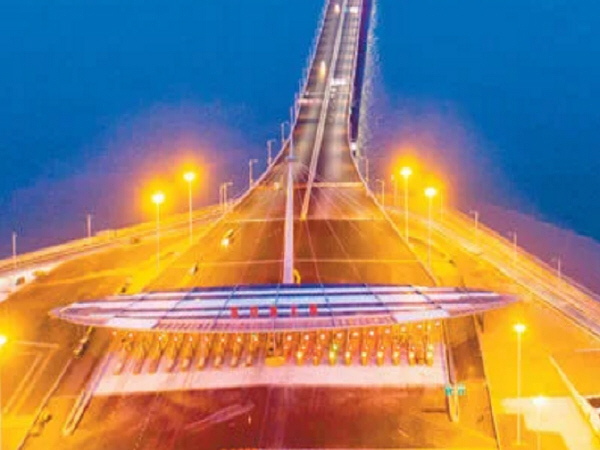 广珠城际珠海站钢结构封顶资料下载-港珠澳大桥主体工程6日验收交付——超级工程 超乎想象