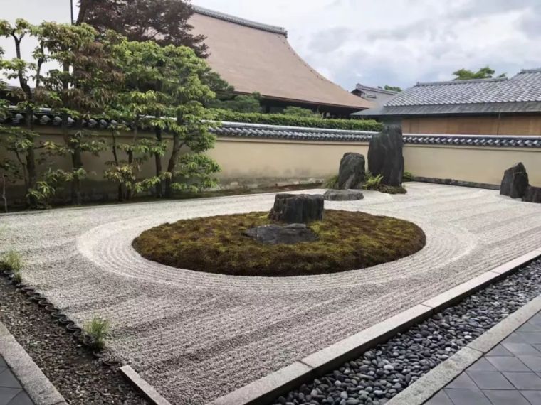 日式庭院的景观CAD资料下载-30个日式庭院设计，东方禅意之美！