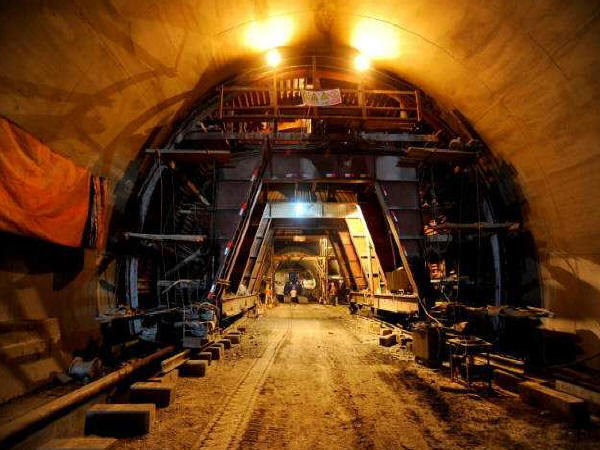 防爆地面技术交底资料下载-瓦斯隧道监理交底