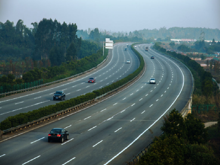 高速公路拼接方案资料下载-互通式立交与高速公路加宽拼接段落技术交底