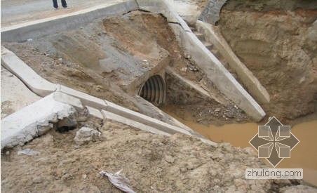 市政道路工程质量通病及防治措施383页（桥涵路基路面附构）-涵洞排水不畅造成的涵洞沉陷