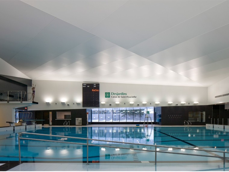 大型多功能厅设计图资料下载-加拿大Desjardins水上运动中心