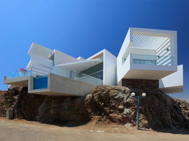 不锈钢钢化玻璃资料下载-秘鲁海滩住宅
