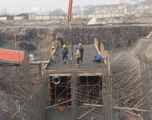 综合管廊交叉结构资料下载-综合管廊简介及武汉市综合管廊建设情况（2017年，112页）