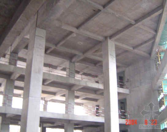 型钢混凝土验收资料下载-确保大面积型钢混凝土柱施工质量