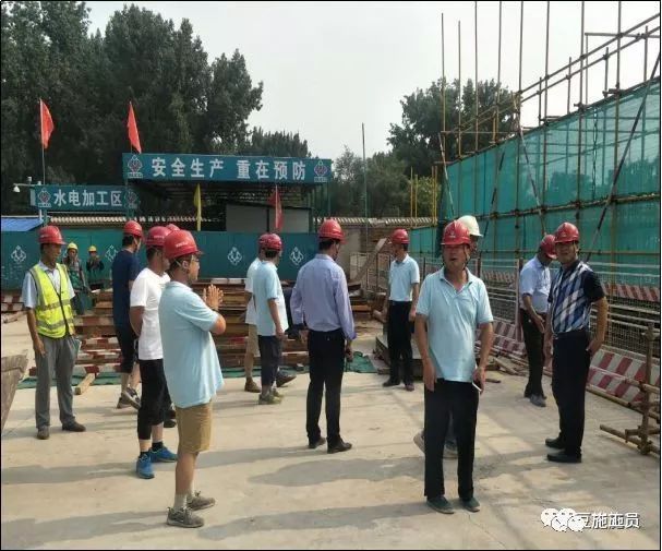 吊车安全交地资料下载-重要，非常重要，施工现场安全管理强制性规定！！