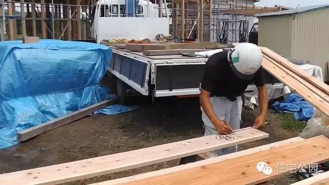 日本的自建房子为什么能在地震中屹立不倒？日本建筑中为什么木工_16