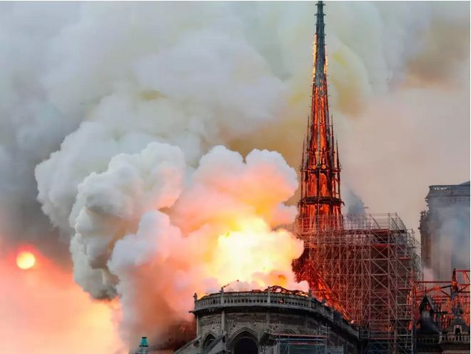 巴黎圣母院大火！800年古迹被焚毁……_7