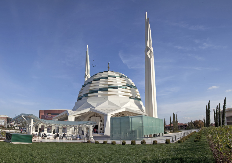 麦加大清真寺清真寺资料下载-马尔马拉大学神学院古典清真寺建筑