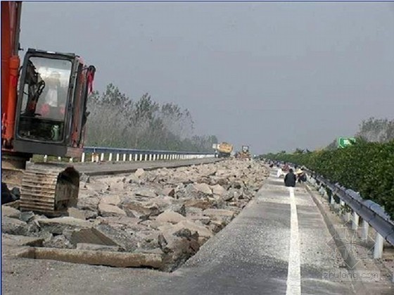 市政道路沥青路面唧泥资料下载-[PPT]半刚性基层沥青路面病害非开挖处治技术