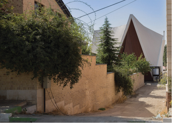 住宅建筑体块资料下载-异形体块分割空间：伊朗私宅设计