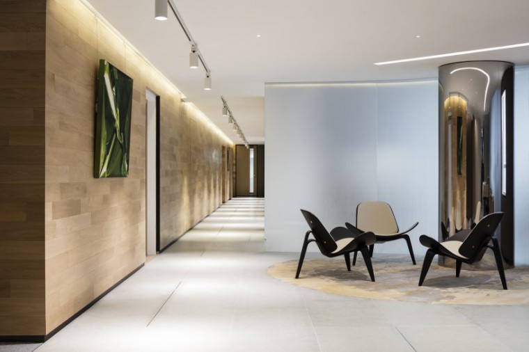 Aedas室内设计团队将金融总部化身艺术画廊-前台接待处