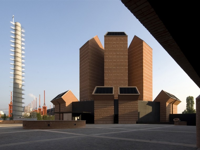意大利用木块建造的临资料下载-意大利Santo Volto教堂