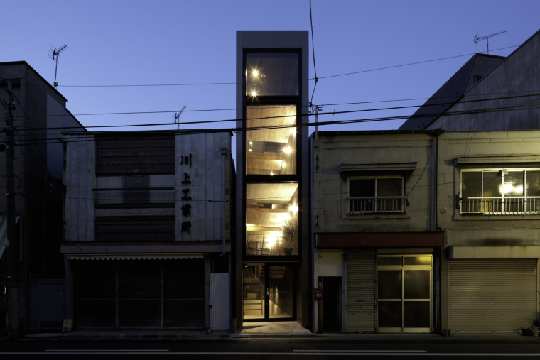 8米宽钢结构图资料下载-东京1.8米宽住宅