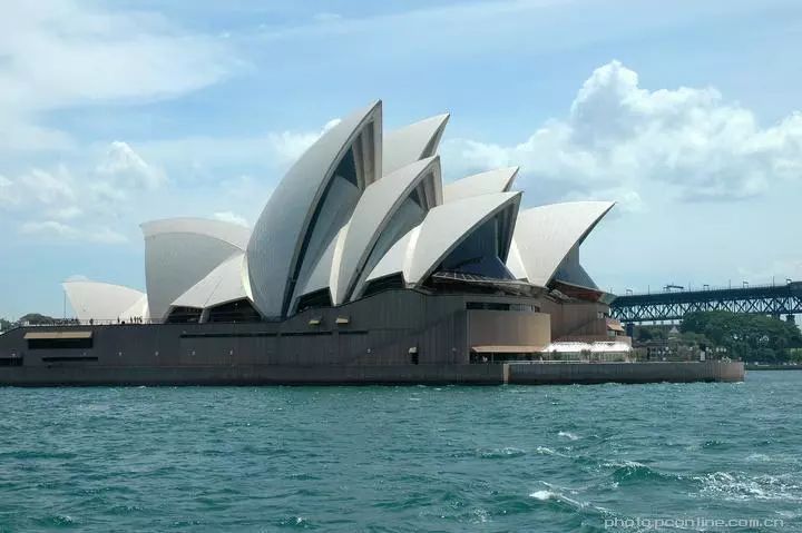 歌剧院音乐厅资料下载-悉尼歌剧院的屋顶居然不是薄壳结构？
