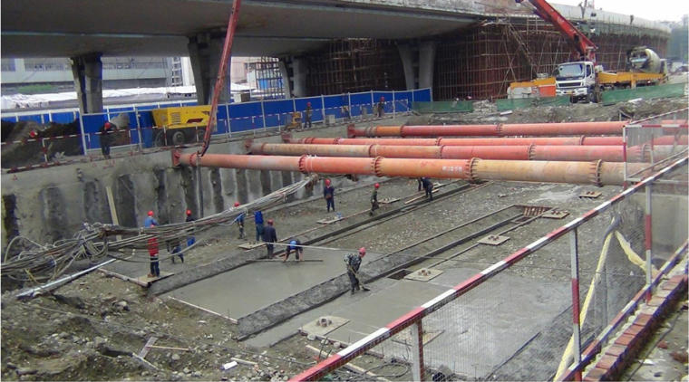 半盖挖施工方案资料下载-地铁盖挖半逆作法施工案例
