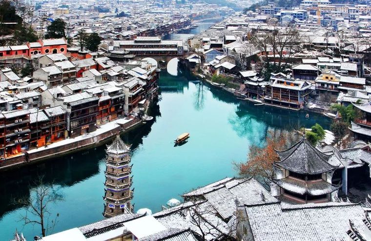 当最美的古镇下了雪，简直惊艳了整个冬天_15