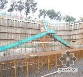 大混凝土浇筑施工方案资料下载-河北省某3.5m厚底板大体积混凝土浇筑施工方案