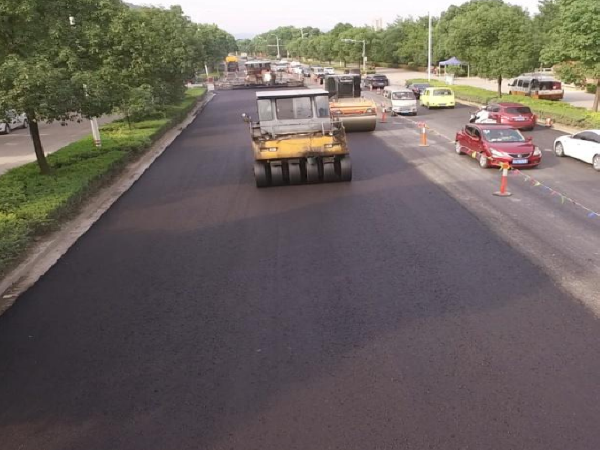 水泥路面碎石化处理资料下载-水泥混凝土路面共振碎石化技术手册(19页)