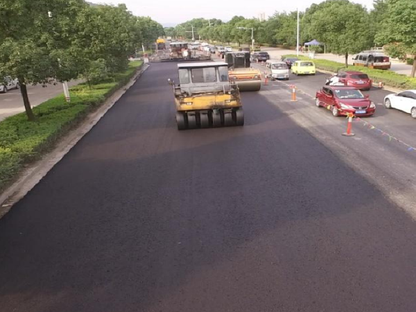 混凝土路面技术资料下载-水泥混凝土路面共振碎石化技术手册(19页)