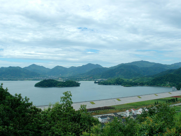 河道环境整治工程资料下载-[水利]青岛河道治理工程招标文件（含施工图）