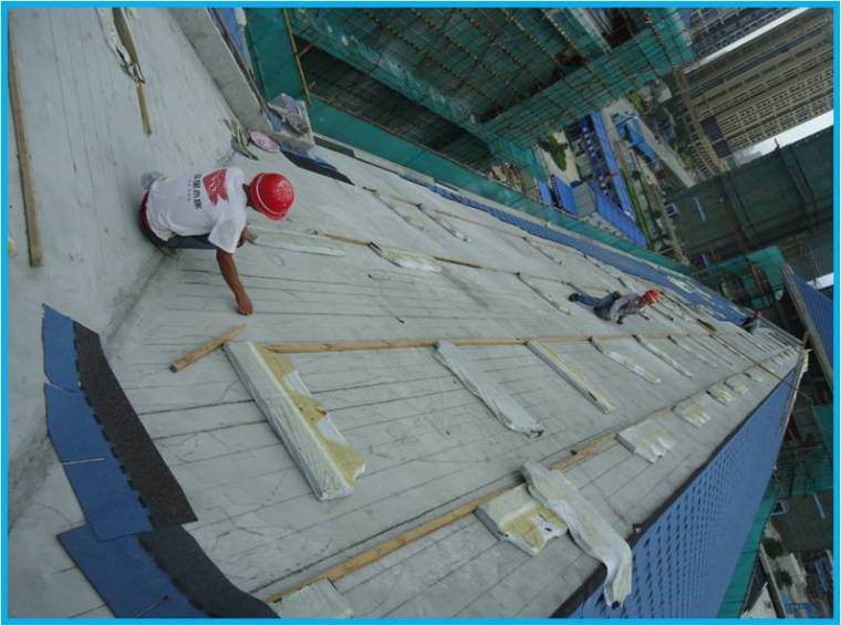 改性沥青防水卷材的特点资料下载-[QC成果]提高屋面沥青瓦粘贴一次合格率
