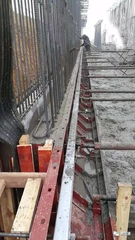 地下管廊廊体建造支模施工-https://image.ipaiban.com/upload-ueditor-image-20180322-1521697398450023604.jpg