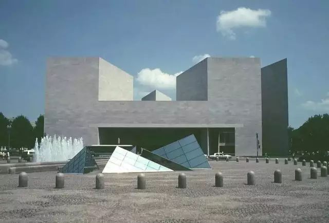 德国曼海姆美术馆新馆资料下载-以光影作设计，让光阴来见证