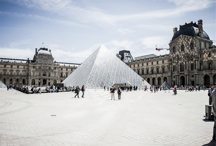 固定总价合同的的性质、特点及风险是什么？-the-louvre-691930_960_720