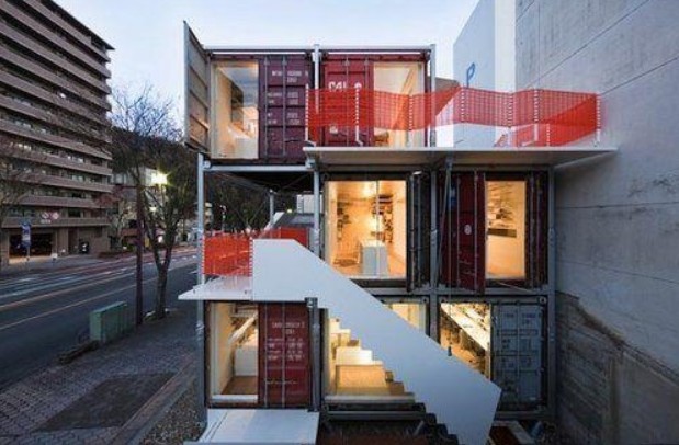 建筑设计二层集装箱资料下载-货柜组合成办公楼 日本超酷建筑设计惹人羡慕