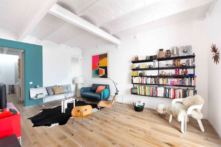 现代简约风格房间装修资料下载-西班牙现代简约风格的公寓