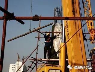 物料提升机日常检查记录资料下载-建筑施工现场重大危险源常用的辩识与控制