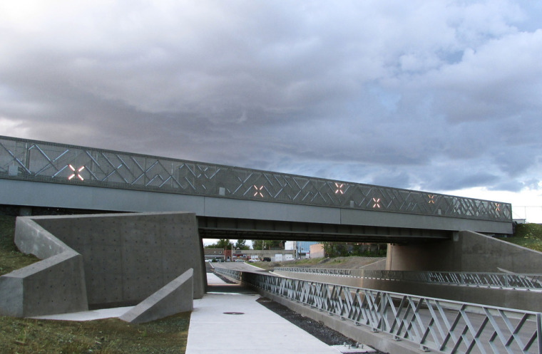 蒙特利尔灯光资料下载-蒙特利尔大学MIL校区的新高架桥