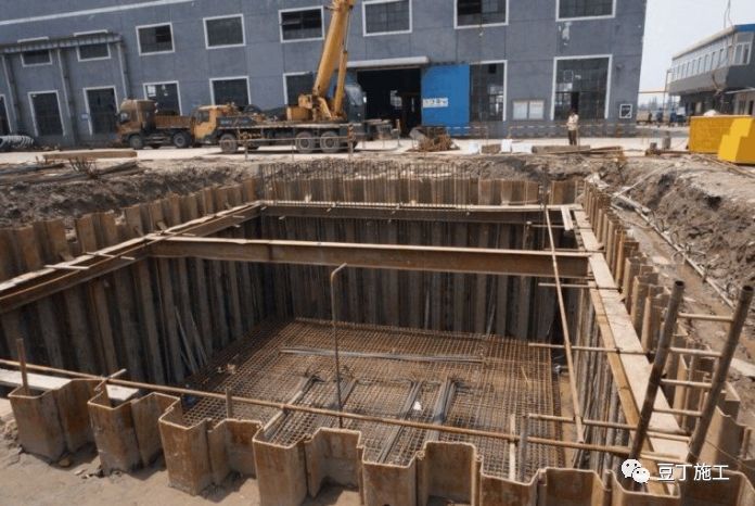 基坑周边建筑资料下载-建筑基坑支护结构常见的8种类型及支护施工10大基本要求