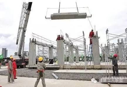 北京市土建助理工程师真题资料下载-普通泥瓦匠处境堪忧，装配建筑业工人前景看好！