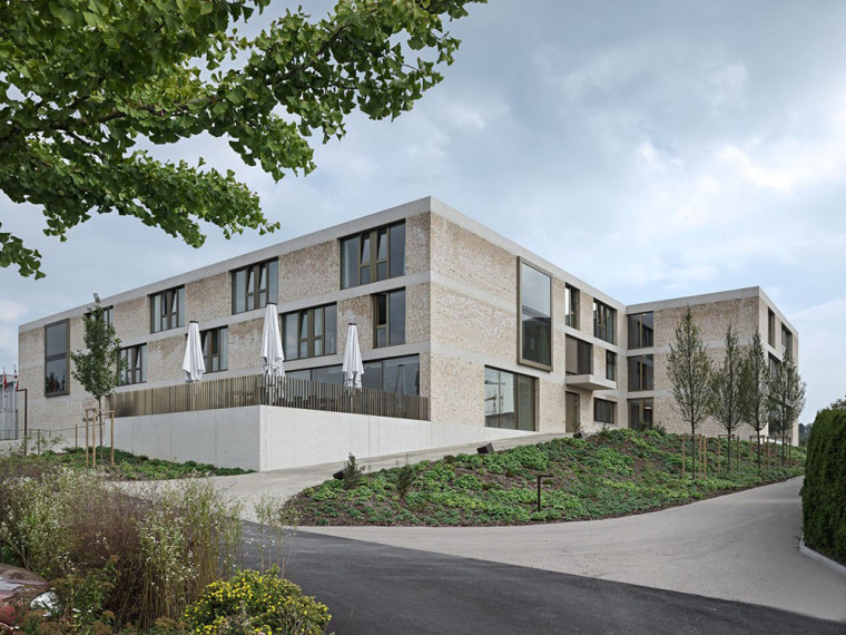 医疗养老院设计资料下载-瑞士Rathausstrasse住宅和养老院