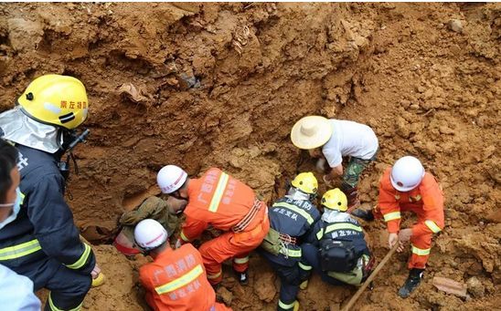 碧桂园建筑施工合同资料下载-突发：碧桂园工地发生坍塌 ，1死1伤!