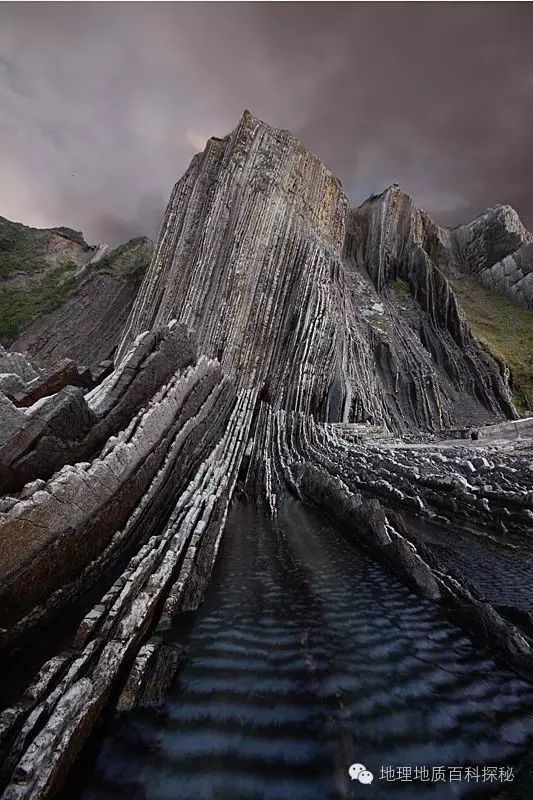 地质48种岩石照片及说明资料下载-鬼斧神工的地质之美！